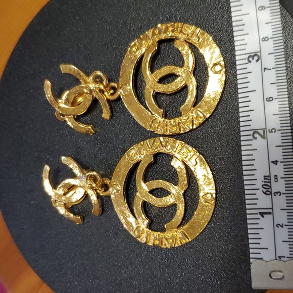 Chanel clip on earrings - Picture 2 of 5